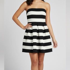 🖤 Doe & Rae Striped Strapless Mini Dress - Black & White Small